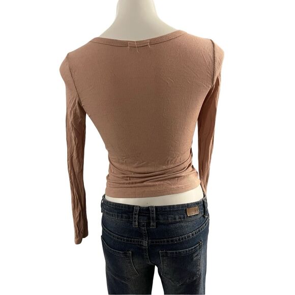 Timing long sleeved ribbed shirt size large - Picture 2 of 3